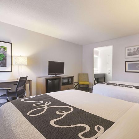 La Quinta By Wyndham Hartford Bradley Airport Hotel Windsor Locks Kültér fotó