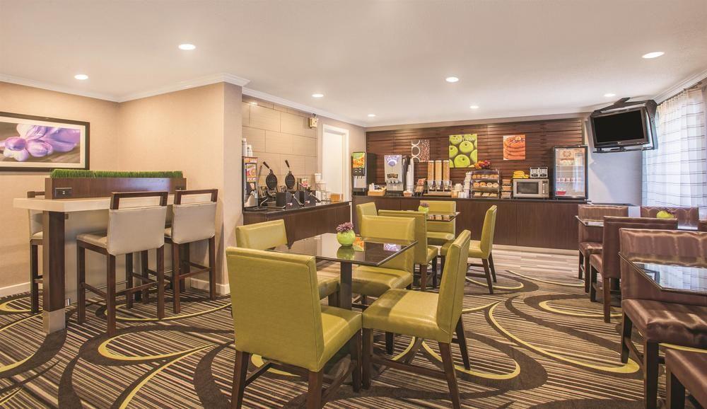 La Quinta By Wyndham Hartford Bradley Airport Hotel Windsor Locks Kültér fotó