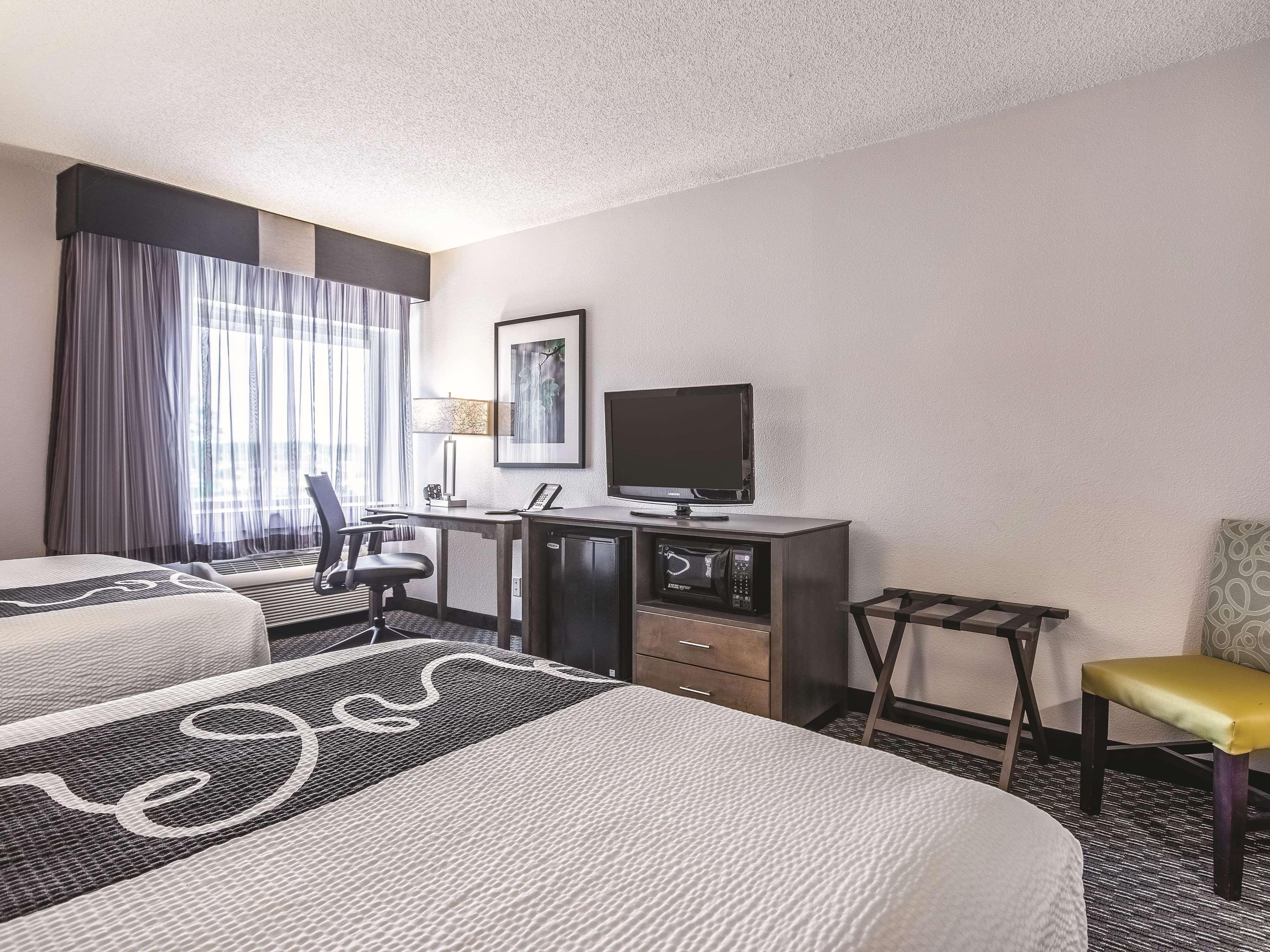 La Quinta By Wyndham Hartford Bradley Airport Hotel Windsor Locks Kültér fotó