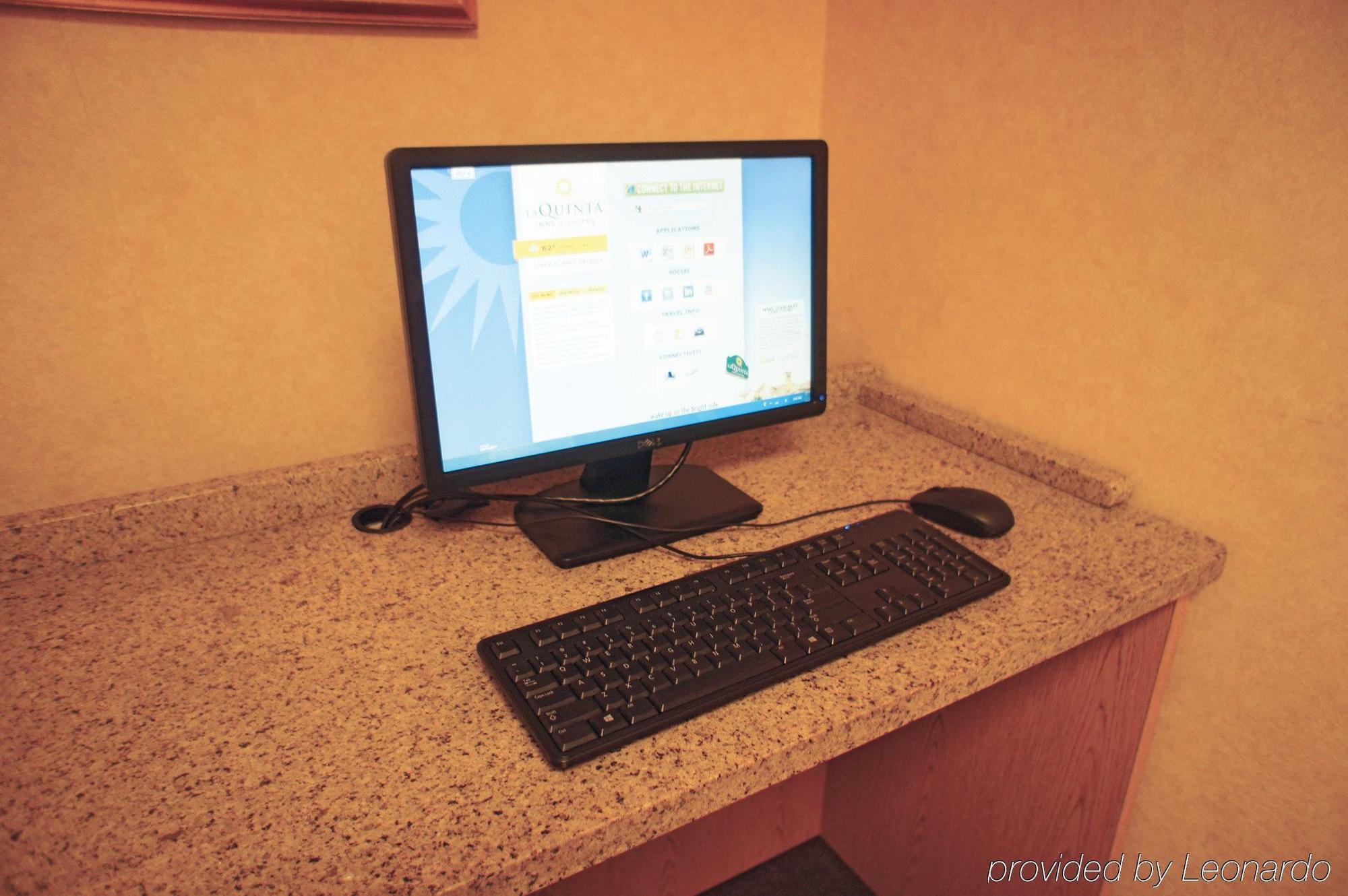 La Quinta By Wyndham Hartford Bradley Airport Hotel Windsor Locks Kültér fotó