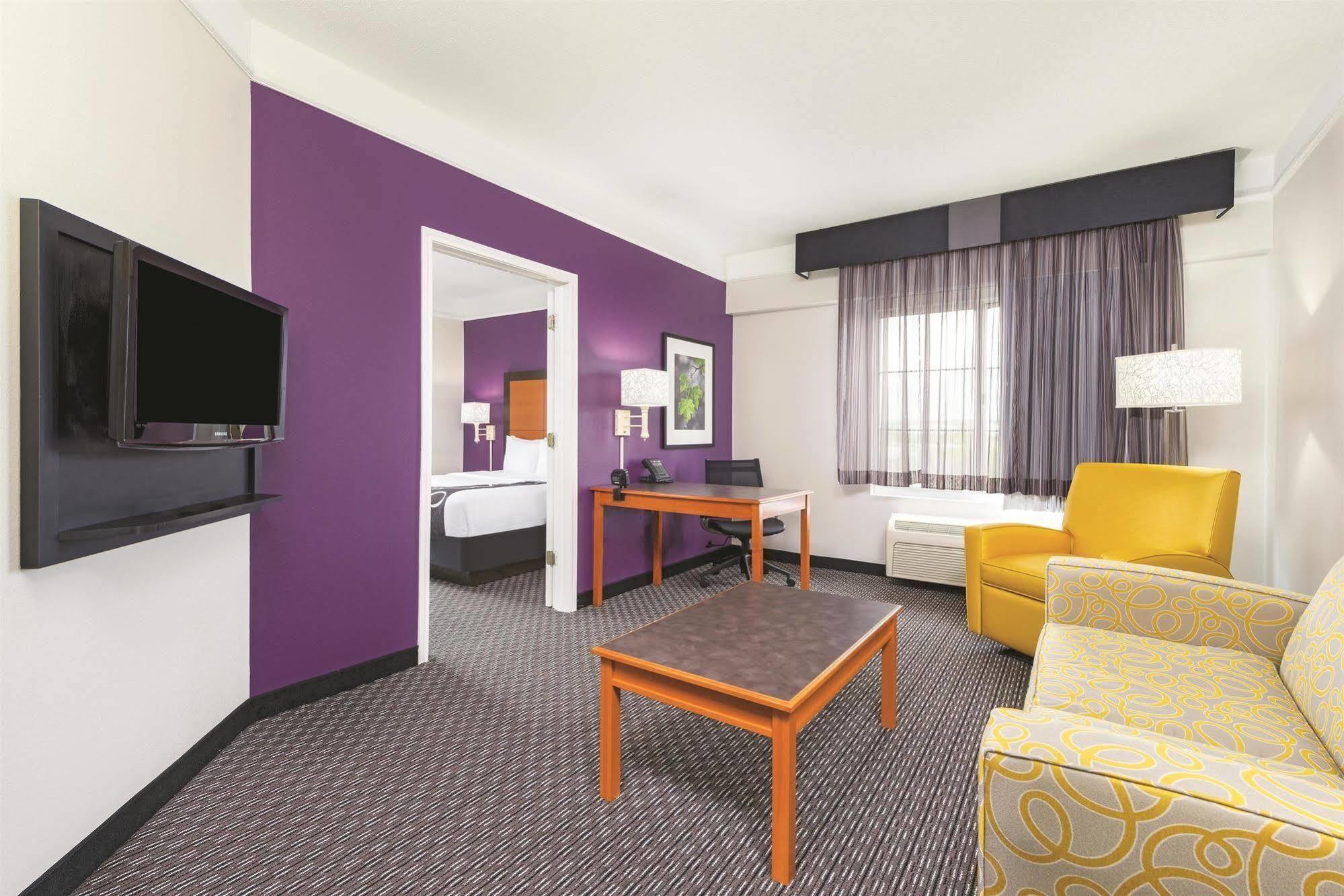 La Quinta By Wyndham Hartford Bradley Airport Hotel Windsor Locks Kültér fotó